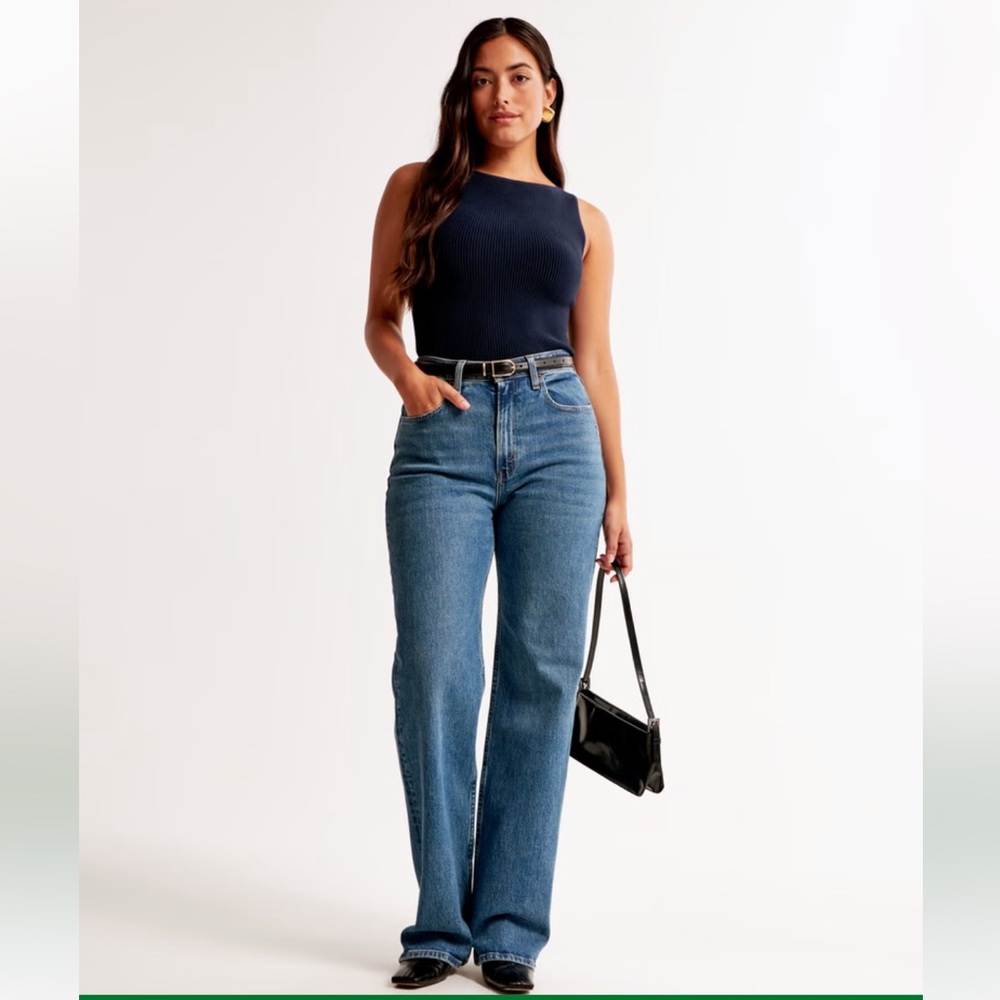 Abercrombie curve Love 90s high rise relaxed jean size 26 regular NWT
